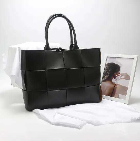 Brand Customized PU Leather Women Tote Bag Fashion Shopping Designer Wholesale Replica Lady Purse 