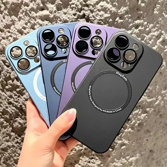 Precise Hole Magnetic Waterproof Silicone Mobile Phone Case Back Cover for iPhone 13 15 14 12 11 PRO Max 8 7 X Xs Xr 